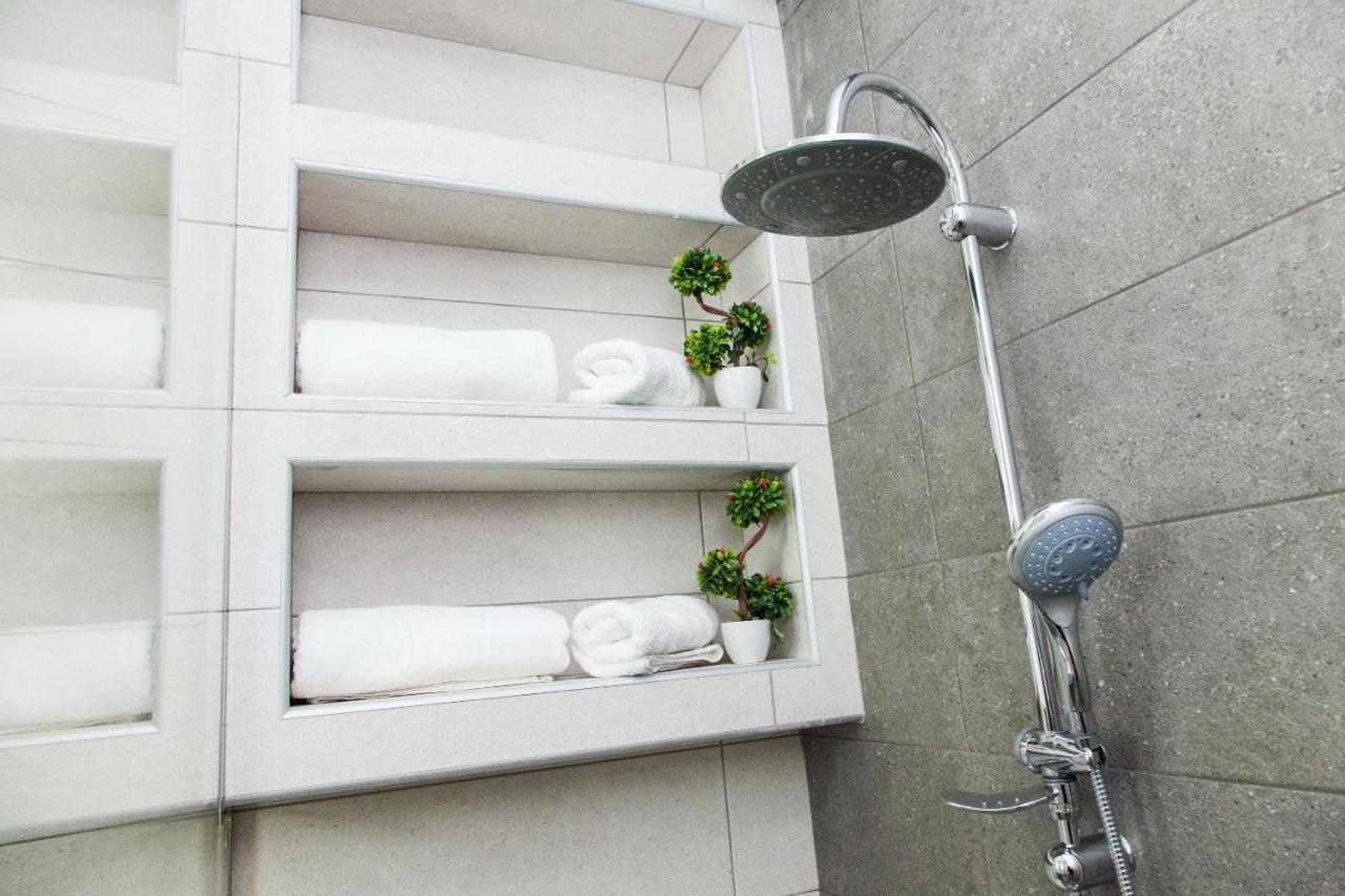 Appartamento A Spacious Brand New Studio Ideal For 2 A Atene Esterno foto